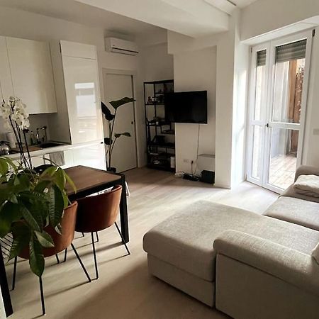 Modern Apartment - Walking Distance To Milan Central Station Exterior photo
