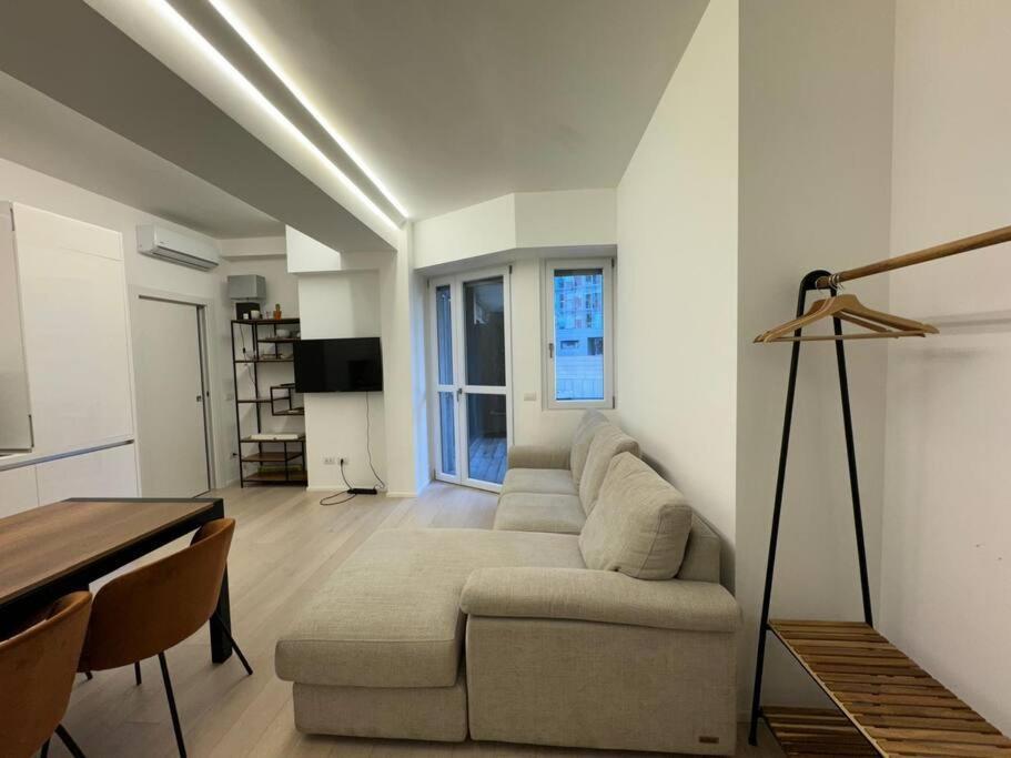 Modern Apartment - Walking Distance To Milan Central Station Exterior photo